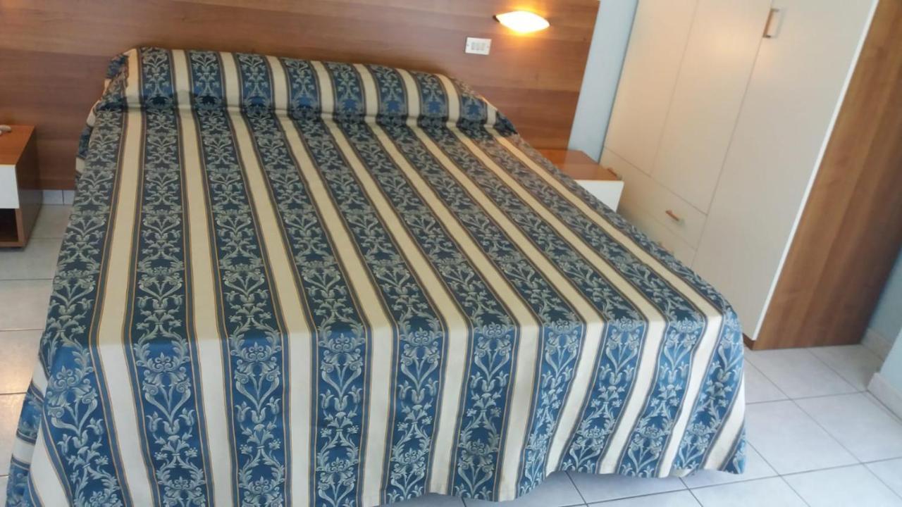 Hotel Acapulco Rimini Bagian luar foto